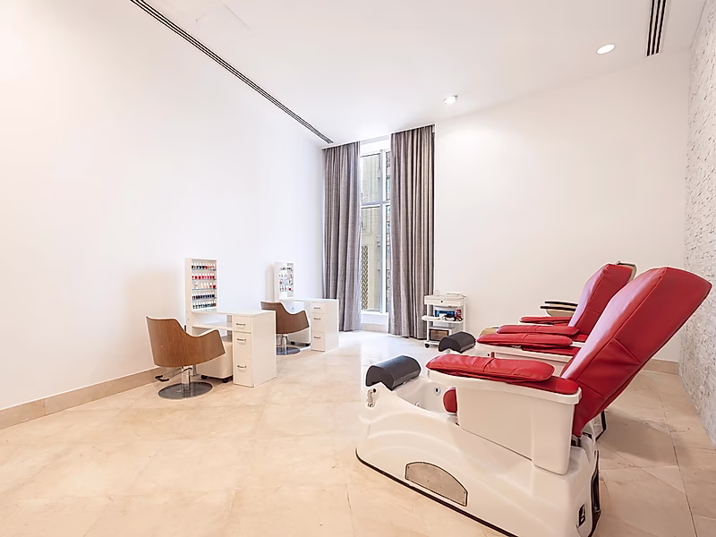 Luxury Salon in a 5-Star Hotel – West Bay - Photo 15