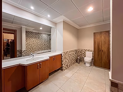 Spacious Luxury Apartment in Porto Arabia, The Pearl Island – 334 sqm