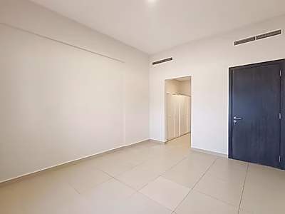 Hot Deal – Semi-Furnished 1-Bedroom Boulevard View in Lusail