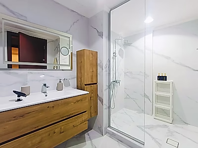 GREAT INVESTMENT! SPACIOUS 1-BR APARTMENT | FOX HILLS