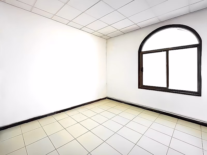 PREMIUM SEMI-FITTED OPEN-PLAN OFFICE | AL MUNTAZAH - Photo 4