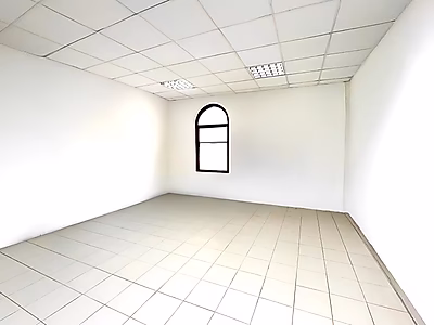 مكتب شبه مجهز بمساحة مفتوحة | المنتزه