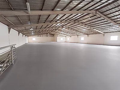 مستودع للإيجار بمساحة 1700 م² مع ميزانين في المنطقة الصناعية القديمة – متاح الآن