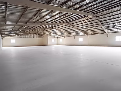 مستودع للإيجار بمساحة 1700 م² مع ميزانين في المنطقة الصناعية القديمة – متاح الآن