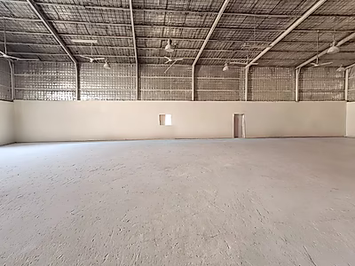 مستودع للإيجار – 600 متر مربع مع مكاتب في المنطقة الصناعية القديمة