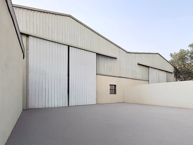 مستودع بمساحة 1800 متر مربع للإيجار في المنطقة الصناعية القديمة - Photo 1