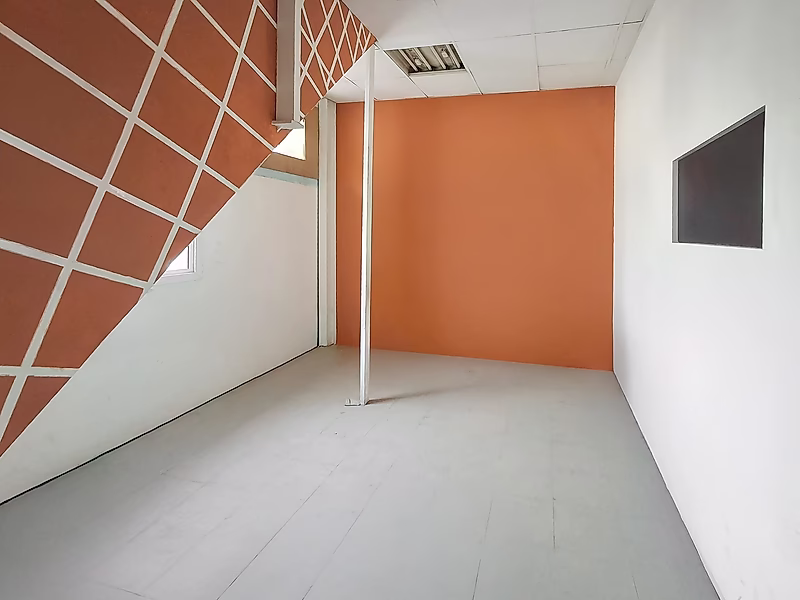 مستودع بمساحة 1800 متر مربع للإيجار في المنطقة الصناعية القديمة - Photo 8