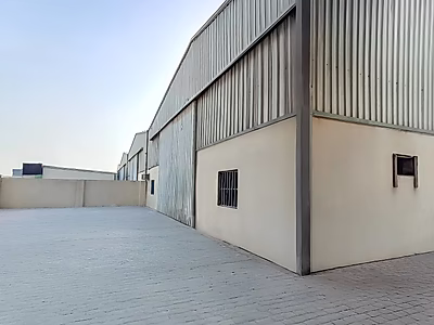 مستودع بمساحة 1800 متر مربع للإيجار في المنطقة الصناعية القديمة