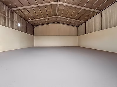 ورشة حديد وألمنيوم للإيجار – 560 متر مربع في المنطقة الصناعية القديمة