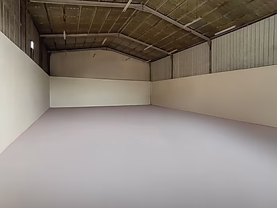 ورشة حديد وألمنيوم للإيجار – 560 متر مربع في المنطقة الصناعية القديمة