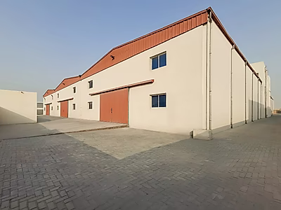 مستودع واسع بمساحة 1350 م² للإيجار في المنطقة الصناعية القديمة