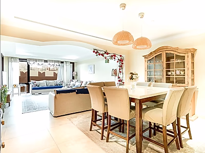 تاون هاوس مشغول في اللؤلؤة | عائد استثماري مضمون | صك ملكية جاهز