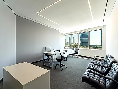 مكتب فاخر مجهز بالكامل – لوسيل مارينا