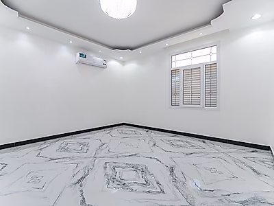 فيلا فاخرة للبيع مكونة من ١١ غرفة نوم | العزيزية