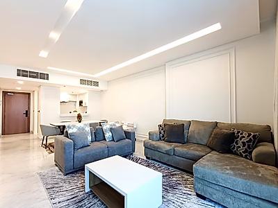 شقة مذهلة من غرفتي نوم للإيجار | إطلالات خلابة على البحر والمدينة