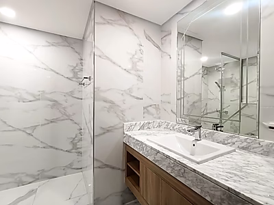 شقة مذهلة من غرفتي نوم للإيجار | إطلالات خلابة على البحر والمدينة