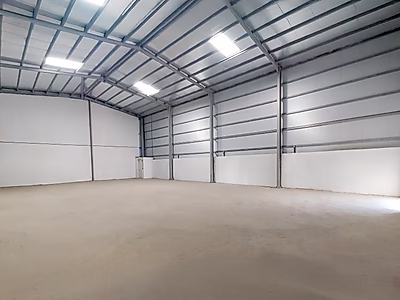 مستودع واسع للإيجار بمساحة 1000 متر مربع في أبوصليل – موقع مميز وسهل الوصول