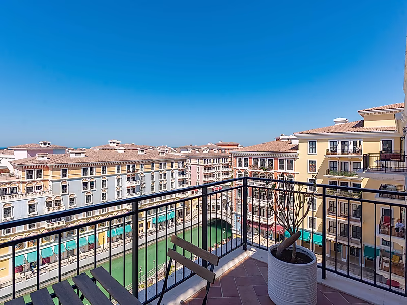 Signature 5-Bedroom Duplex Penthouse Featuring a Panoramic Rooftop Terrace in Qanat Quartier - Photo 15