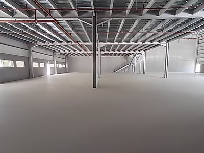 مستودع + مكتب + صالة عرض + سكن – للبيع