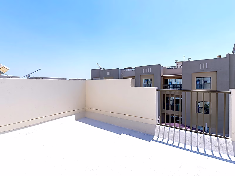 ELEGANT COMPOUND VILLA WITH INDOOR POOL & TERRACE | AL WUKAIR - Photo 15