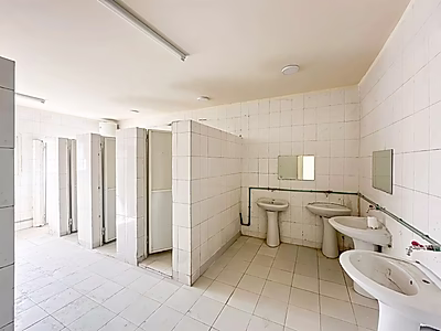 معسكر عمل للإيجار | ٧٢ غرفة | مُجدَّد حديثًا | موقع مميز