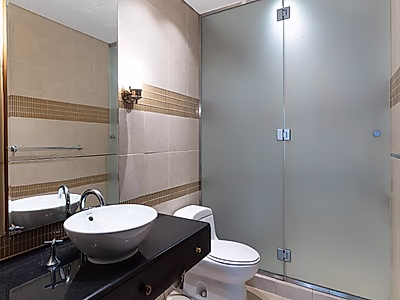 SPACIOUS 2 BEDROOM APARTMENT WITH MARINA VIEW | PORTO