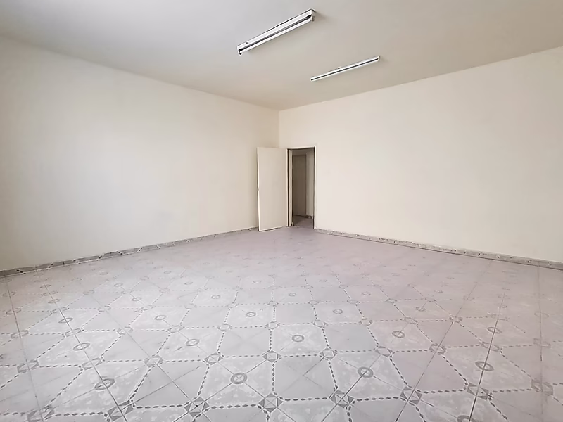 Spacious Labour Accommodation for Rent in Old Industrial Area - Photo 5