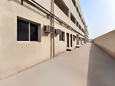 معسكر عمال واسع للإيجار في المنطقة الصناعية القديمة