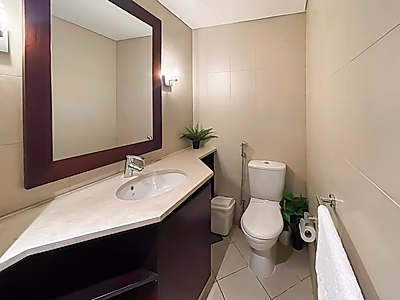 ELEGANTLY STYLED 1-BEDROOM APARTMENT WITH SPACIOUS BALCONY | PORTO