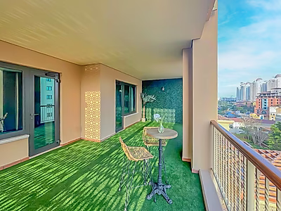 ELEGANTLY STYLED 1-BEDROOM APARTMENT WITH SPACIOUS BALCONY | PORTO