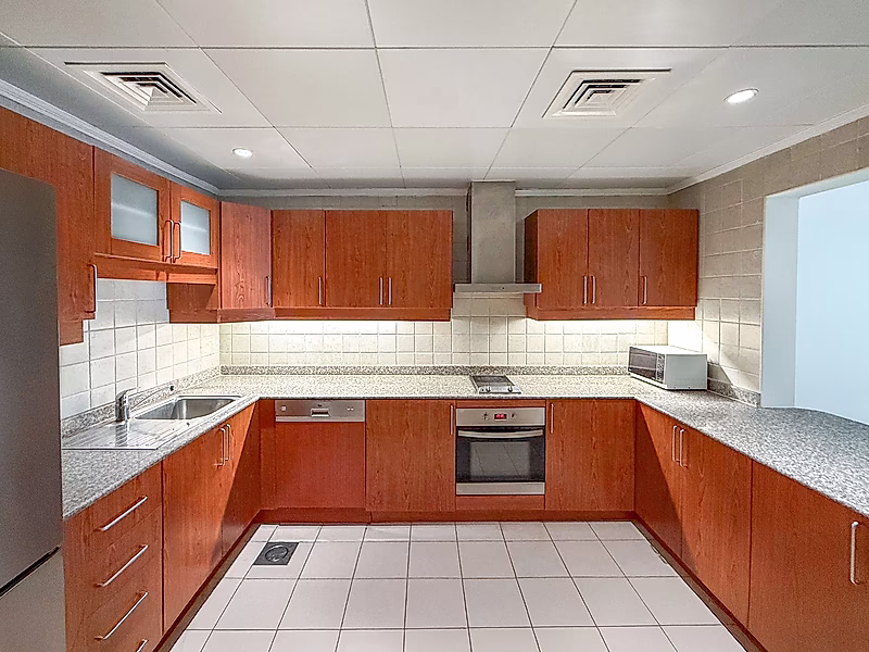 Spacious 1-Bedroom Fully Furnished Apartment for Lease in Porto Arabia | High Floor | Partial Marina & Katara View - Photo 9