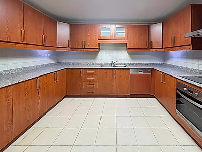 STUNNING MAINTAINED 2-BEDROOM APARTMENT | PORTO