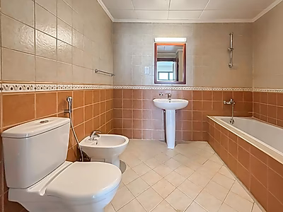 STUNNING MAINTAINED 2-BEDROOM APARTMENT | PORTO