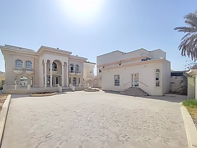 فيلا للبيع | موقع مميز - المطار القديم