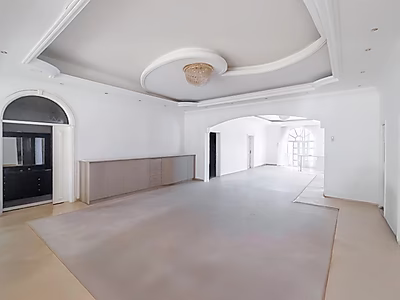 فيلا للبيع | موقع مميز - المطار القديم