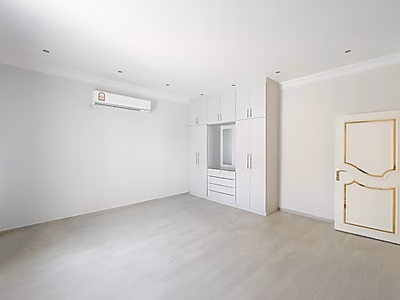 فيلا للبيع | موقع مميز - المطار القديم