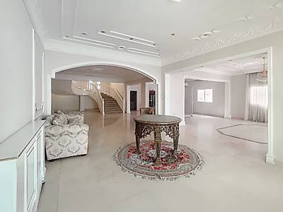 فيلا للبيع | موقع مميز - المطار القديم