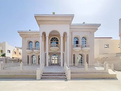 فيلا للبيع | موقع مميز - المطار القديم