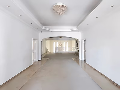 فيلا للبيع | موقع مميز - المطار القديم