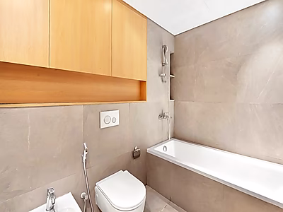 شقة زاوية ٢ غرفة + خادمة في مارينا لوسيل | عائد استثماري فوري + خطة سداد مرنة