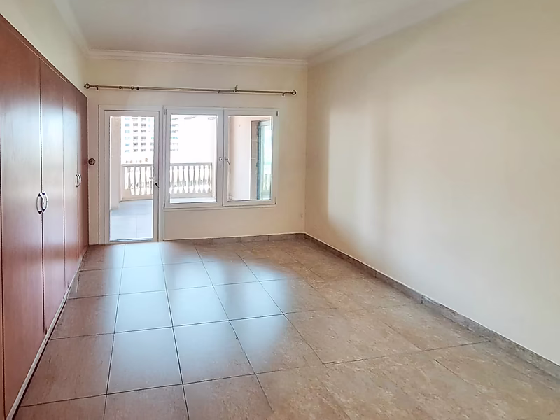 2 BEDROOM WITH BALCONY VIEW | FULLY FURNISHED | PORTO ARABIA - Photo 4