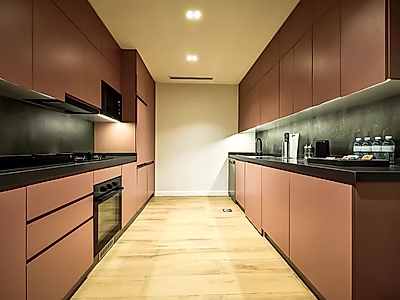 شقة فندقية 3 غرف نوم + غرفة خادمة | مخدومة | الفواتير مشمولة