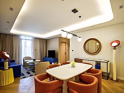 شقة فندقية 3 غرف نوم + غرفة خادمة | مخدومة | الفواتير مشمولة