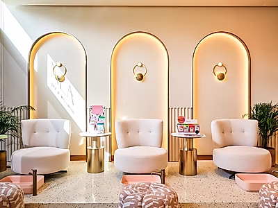 شقة فندقية 3 غرف نوم + غرفة خادمة | مخدومة | الفواتير مشمولة