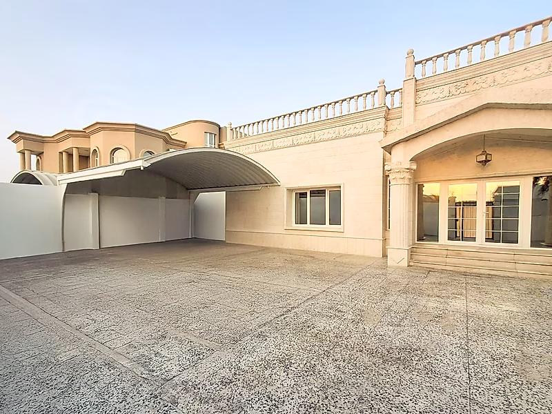 فيلا مميزة مستقلة للبيع في الدحيل - Photo 2