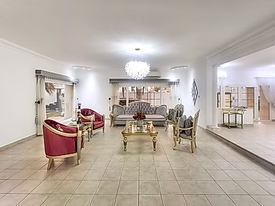 فيلا مميزة مستقلة للبيع في الدحيل