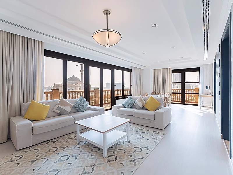 Elegant 1-Bedroom Retreat in Porto Arabia – Spacious 150 SQM Luxury Living - Photo 1