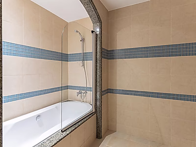 Elegant 1-Bedroom Retreat in Porto Arabia – Spacious 150 SQM Luxury Living