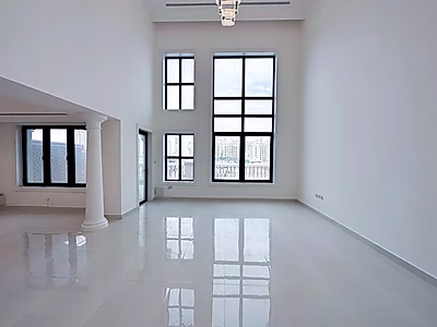 عِش حياة الرفاهية | تاون هاوس مُجدَّد بالكامل بأربع غرف نوم | إطلالة خلابة على المارينا