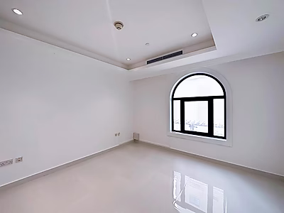 عِش حياة الرفاهية | تاون هاوس مُجدَّد بالكامل بأربع غرف نوم | إطلالة خلابة على المارينا